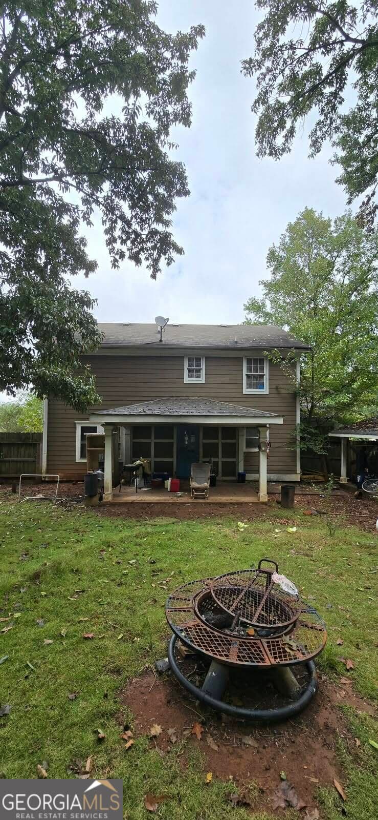 3 bedroom, 2.5 bathroom, 1,572 sq ft single family residence for sale at 379 Hillridge Drive, Lawrenceville, GA 30046 — photo 4