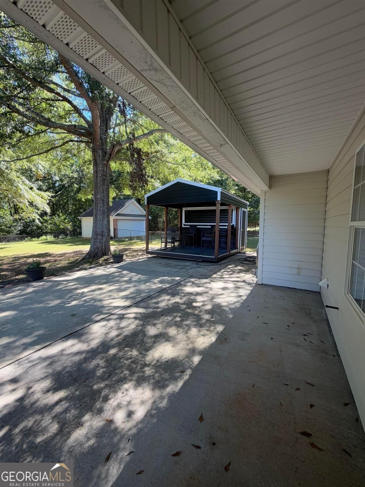 4 bedroom, 2 bathroom, 2,296 sq ft single family residence for rent at 156 Collis Road, Eatonton, GA 31024 for $2,950 a month — photo 3