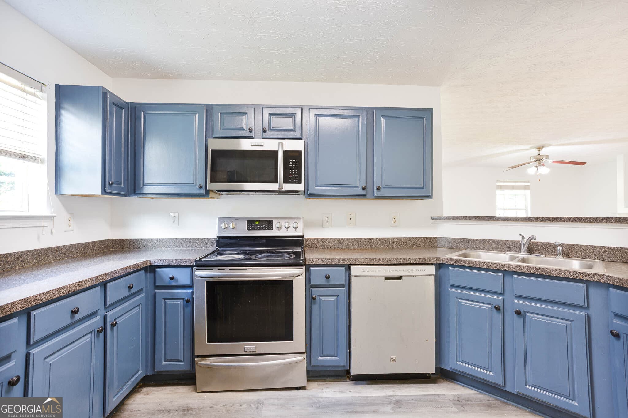 4 bedroom, 2.5 bathroom, 2,290 sq ft single family residence for sale at 7590 Crimson Court, Jonesboro, GA 30236 — photo 9