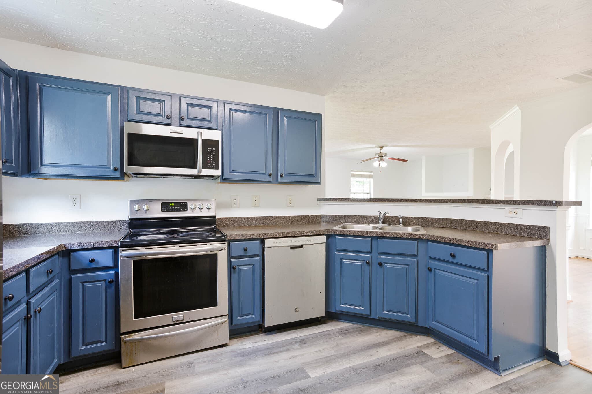 4 bedroom, 2.5 bathroom, 2,290 sq ft single family residence for sale at 7590 Crimson Court, Jonesboro, GA 30236 — photo 8