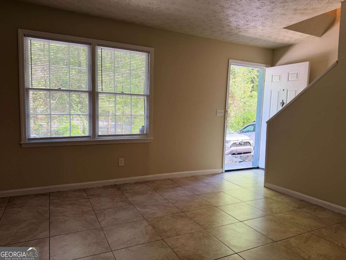 2 bedroom, 3 bathroom quadruplex for rent at 728 Burnt Creek Drive B, Lilburn, GA 30047 for $1,550 a month — photo 3