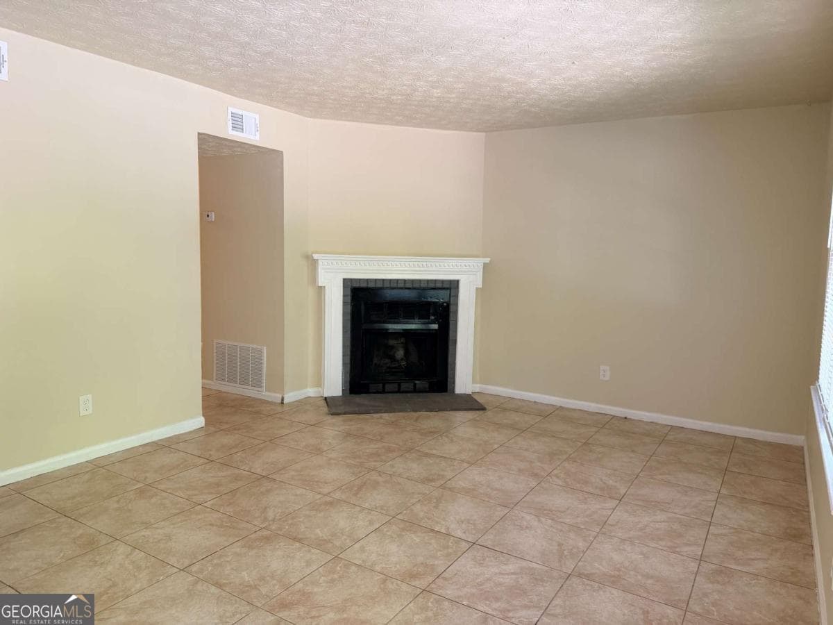 2 bedroom, 3 bathroom quadruplex for rent at 728 Burnt Creek Drive B, Lilburn, GA 30047 for $1,550 a month — photo 4