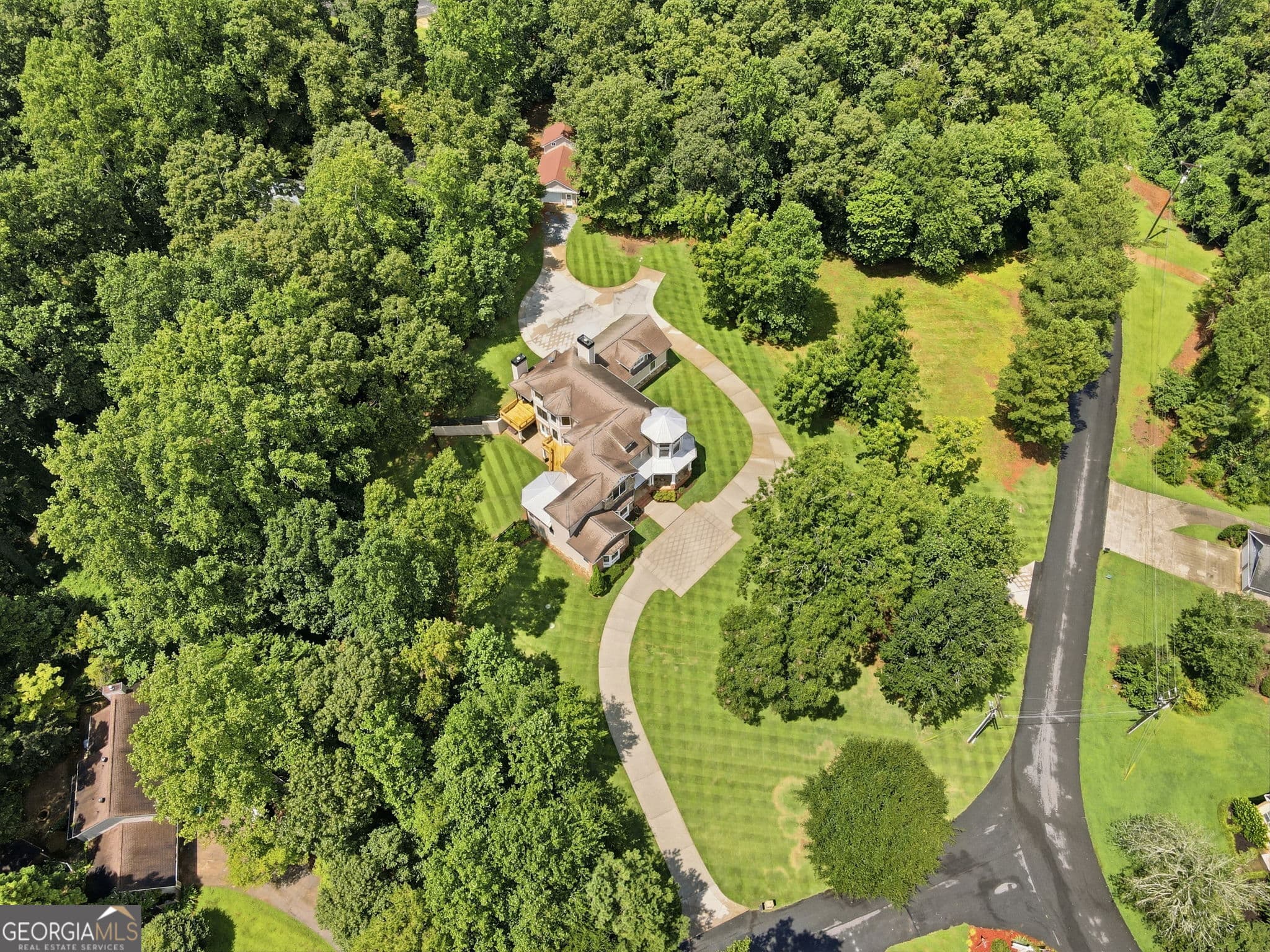 5 bedroom, 5 bathroom single family residence for sale at 112 Overlook Circle, Dawsonville, GA 30534 — photo 4