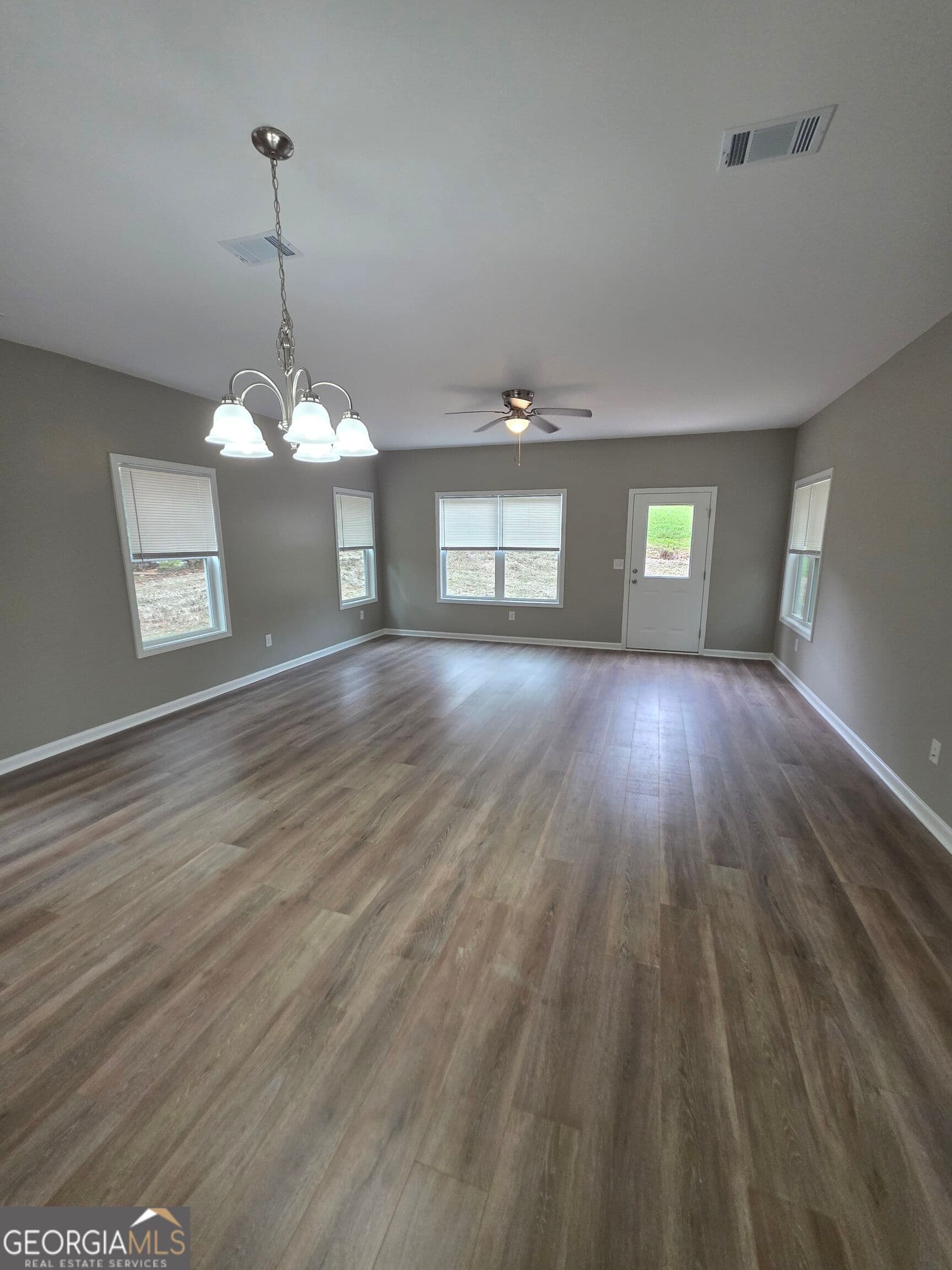 4 bedroom, 2.5 bathroom, 2,015 sq ft single family residence for sale at 67 Woodbine Street, Commerce, GA 30529 — photo 4