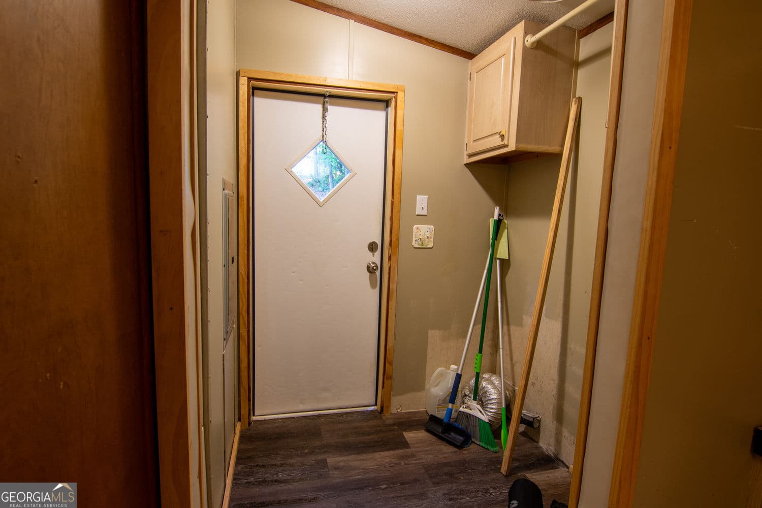 3 bedroom, 2 bathroom, 1,152 sq ft manufactured home,single family residence for sale at 81 Cherokee Trail, Ball Ground, GA 30107 — photo 4