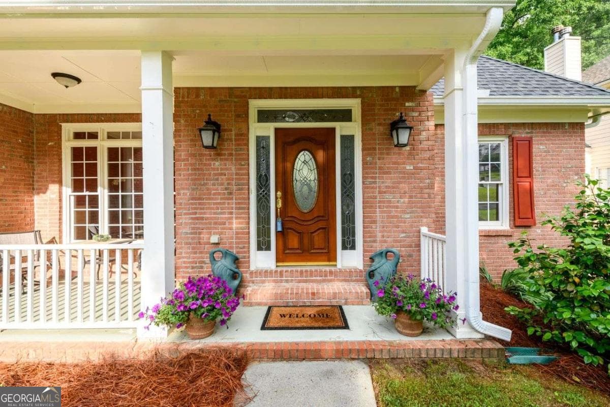 5 bedroom, 3 bathroom, 2,339 sq ft single family residence for sale at 2430 Harbin Springs Cove, Dacula, GA 30019 — photo 4