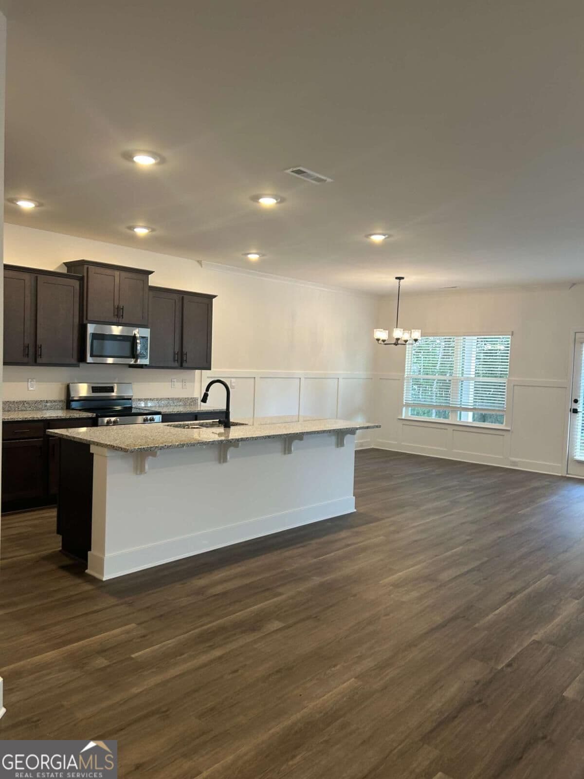 4 bedroom, 3.5 bathroom, 2,421 sq ft single family residence for sale at 1024 Holliday Pass 84, Griffin, GA 30223 — photo 9