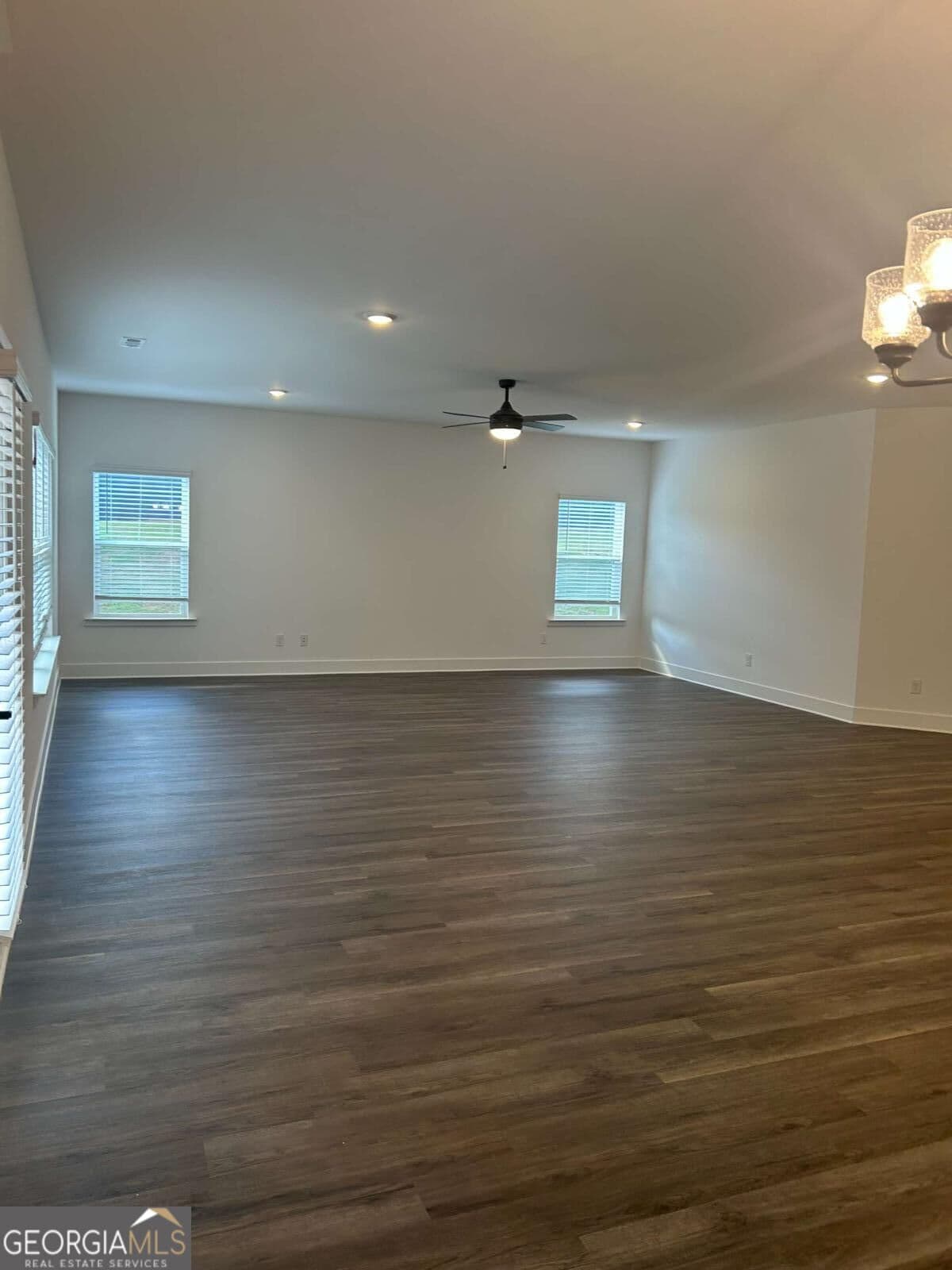 4 bedroom, 3.5 bathroom, 2,421 sq ft single family residence for sale at 1024 Holliday Pass 84, Griffin, GA 30223 — photo 8