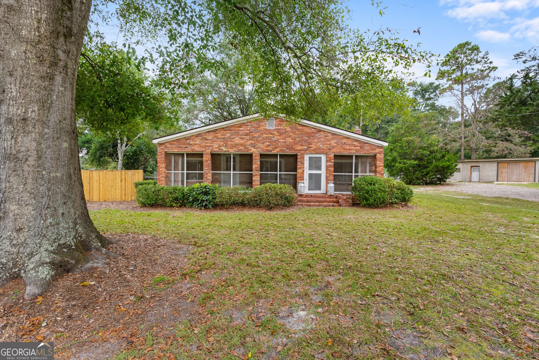 4 bedroom, 2 bathroom, 2,376 sq ft single family residence sold at 1135 N Masonic Street, Millen, GA 30442