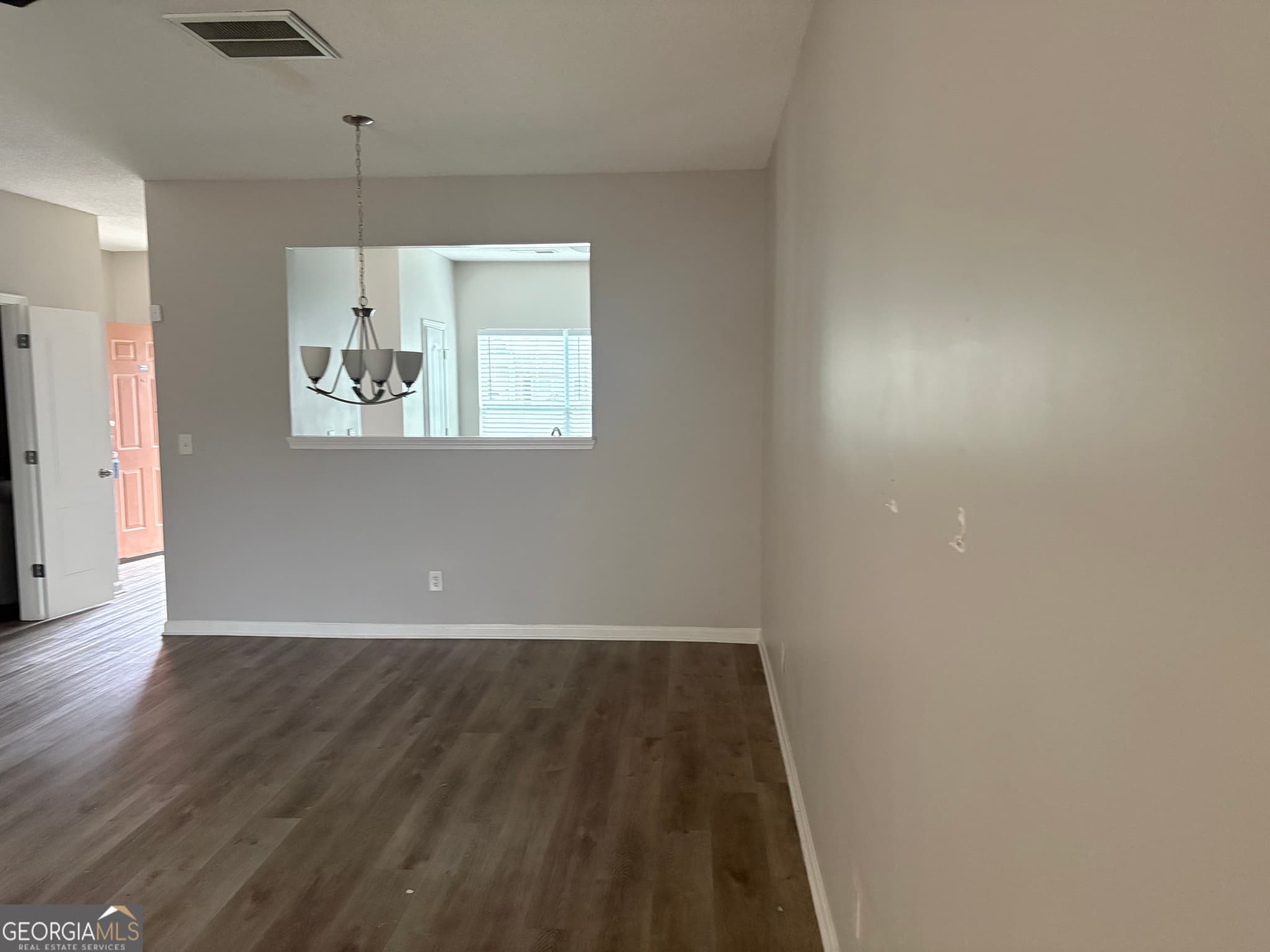 2 bedroom, 2.5 bathroom, 1,568 sq ft townhouse for sale at 2325 Bigwood Trail, Atlanta, GA 30349 — photo 6