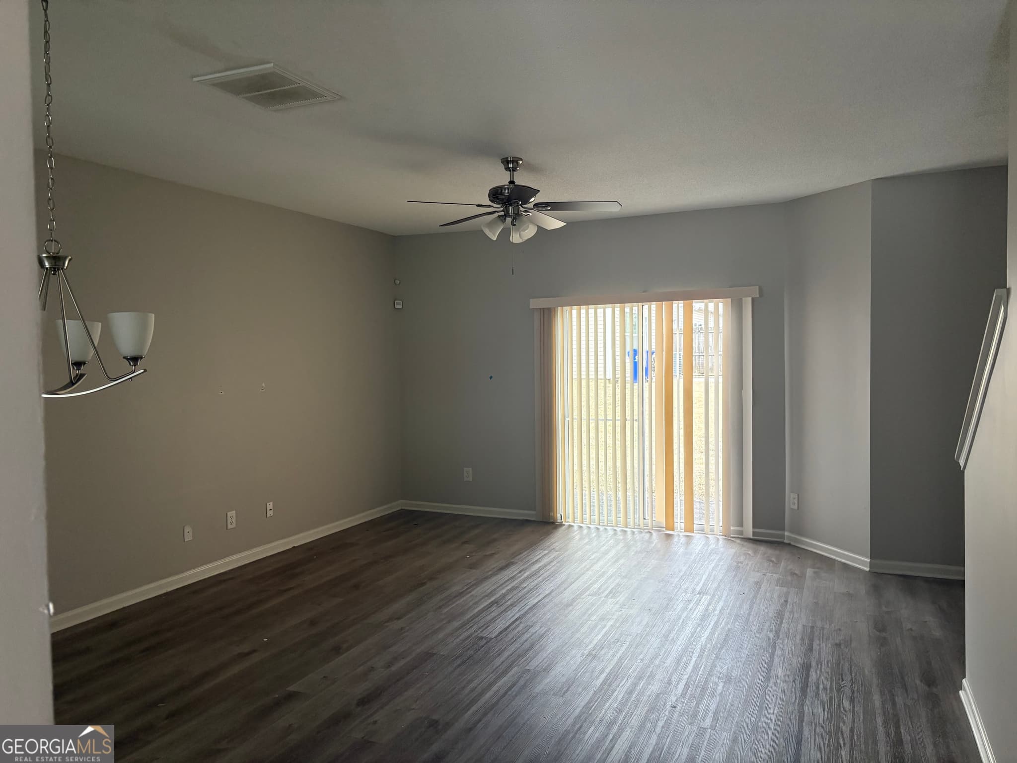 2 bedroom, 2.5 bathroom, 1,568 sq ft townhouse for sale at 2325 Bigwood Trail, Atlanta, GA 30349 — photo 10