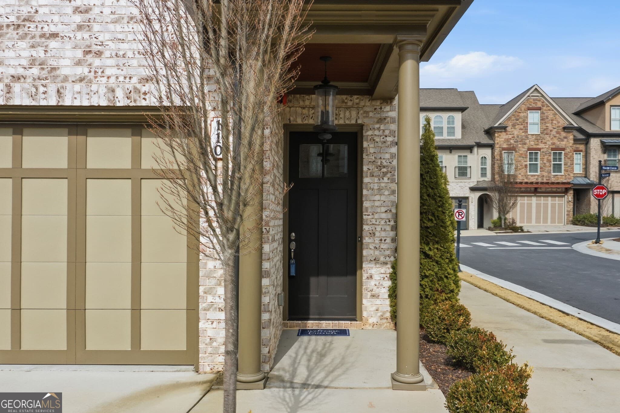 3 bedroom, 2.5 bathroom, 2,298 sq ft townhouse for sale at 110 Via Roma, Woodstock, GA 30189 — photo 2