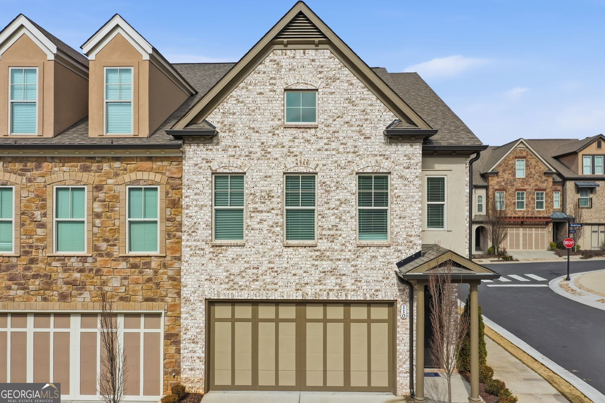 3 bedroom, 2.5 bathroom, 2,298 sq ft townhouse for sale at 110 Via Roma, Woodstock, GA 30189 — photo 3