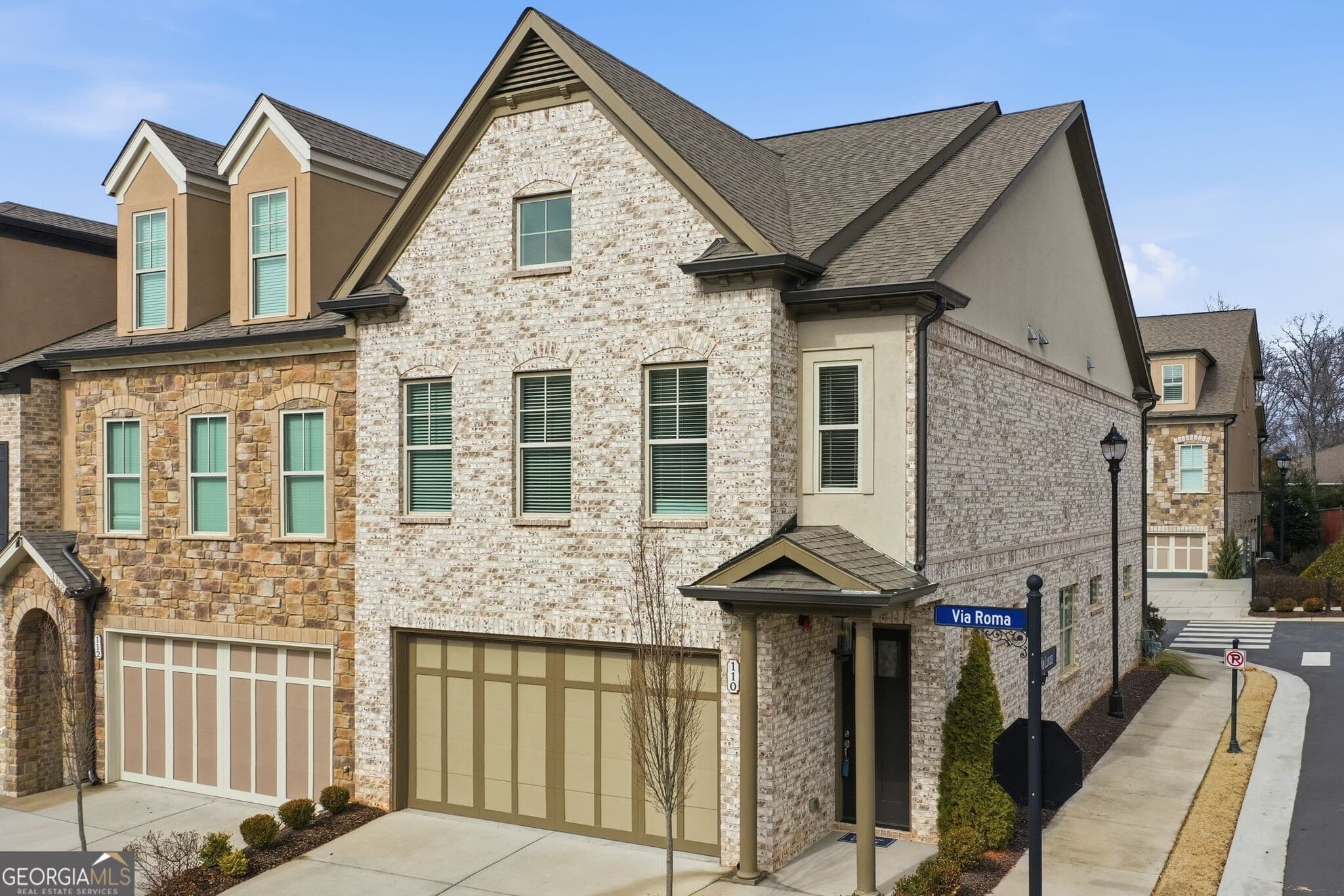 3 bedroom, 2.5 bathroom, 2,298 sq ft townhouse for sale at 110 Via Roma, Woodstock, GA 30189 — photo 1 of 66