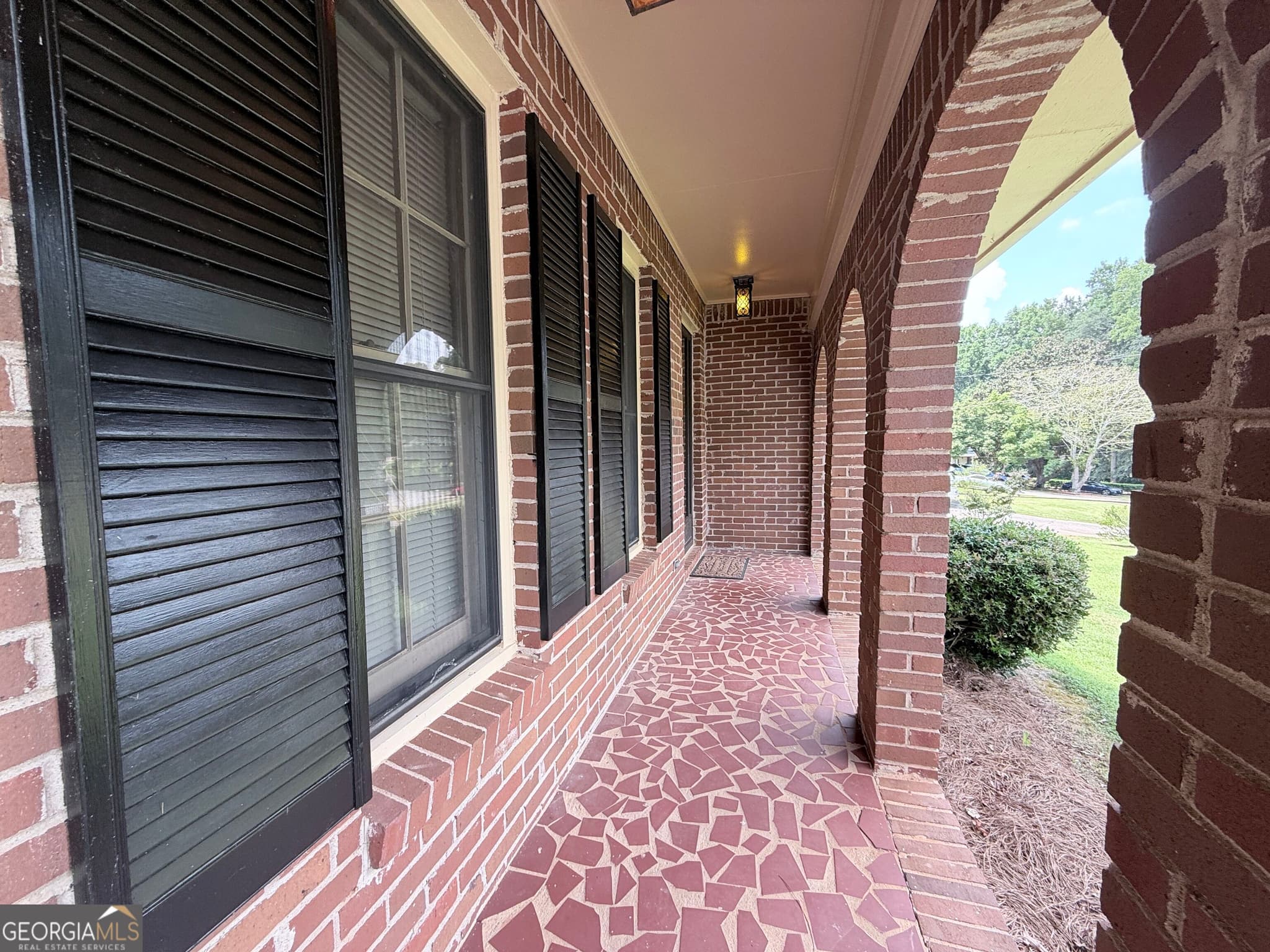 3 bedroom, 2 bathroom, 1,706 sq ft single family residence for sale at 2305 Village Drive, Covington, GA 30016 — photo 6