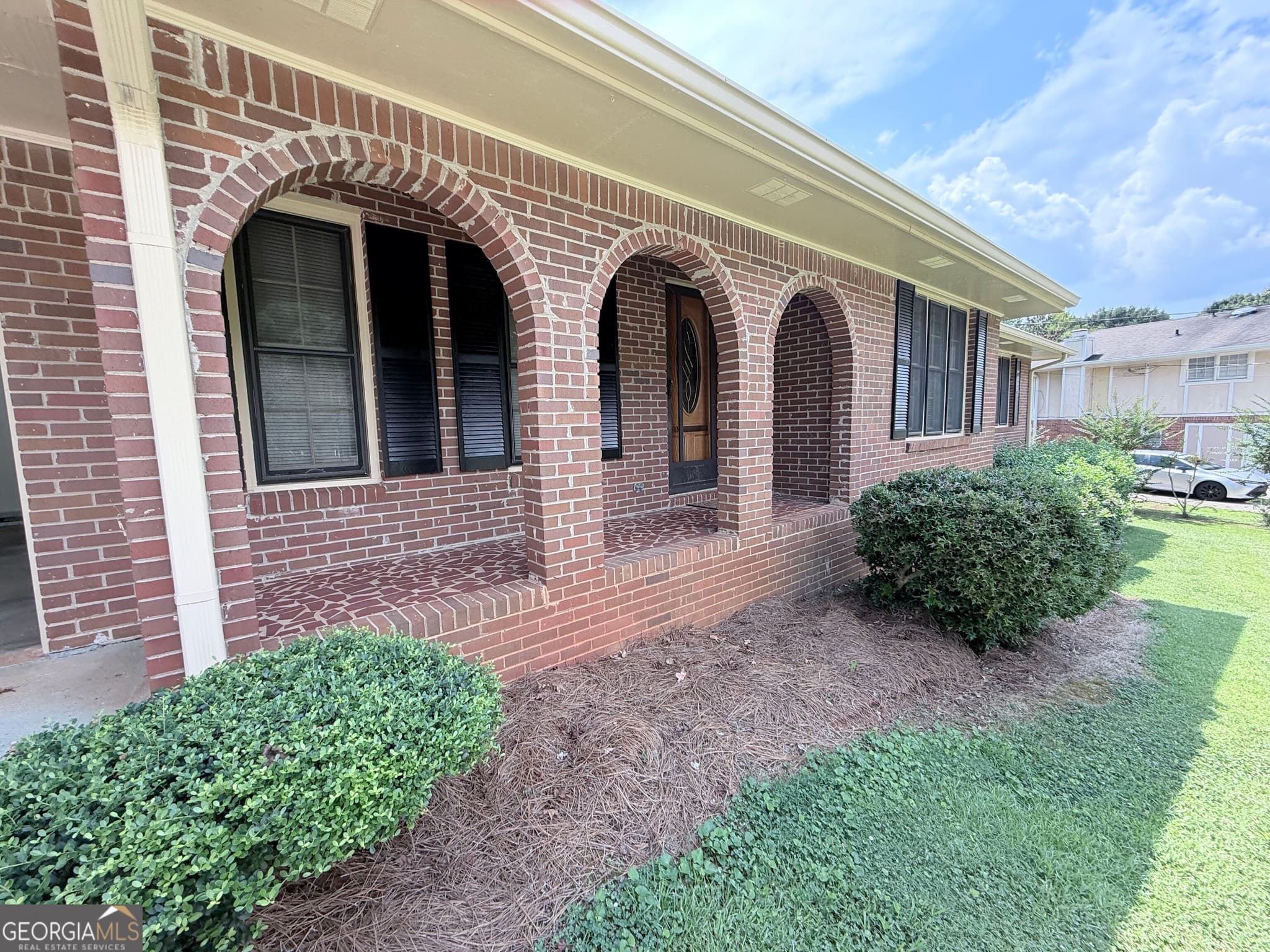 3 bedroom, 2 bathroom, 1,706 sq ft single family residence for sale at 2305 Village Drive, Covington, GA 30016 — photo 5