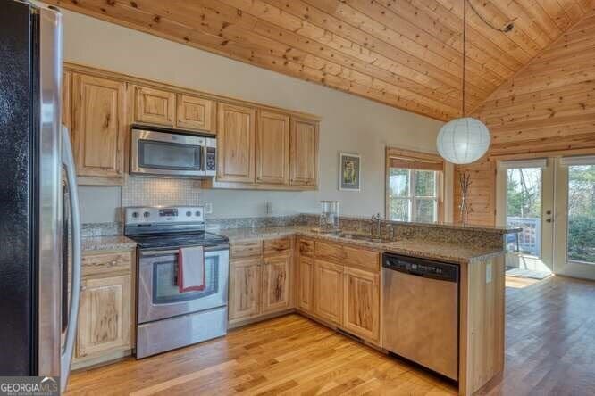 2 bedroom, 2 bathroom, 1,469 sq ft single family residence for sale at 2081 Gallatin Road, Young Harris, GA 30582 — photo 10