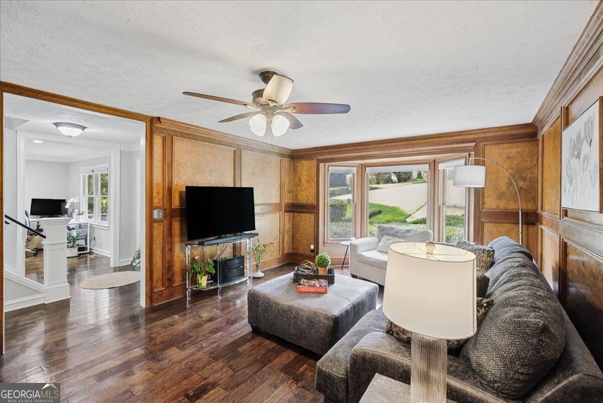 3 bedroom, 2.5 bathroom, 2,923 sq ft single family residence for sale at 2312 Woodsfield Court, Marietta, GA 30062 — photo 9