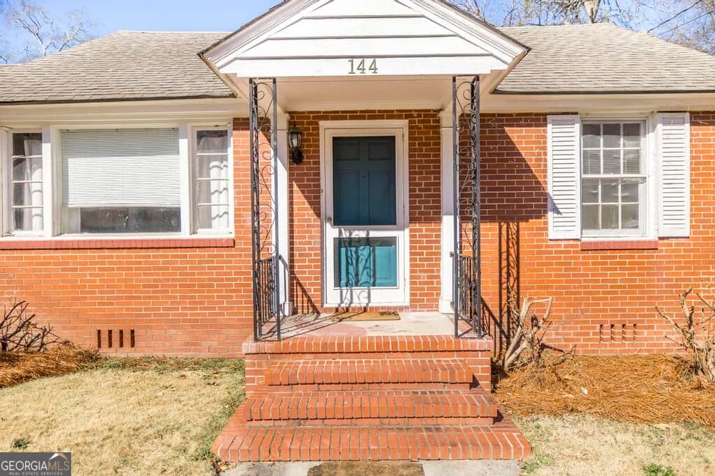 3 bedroom, 2 bathroom, 1,696 sq ft single family residence for sale at 144 Desoto Place, Macon, GA 31204 — photo 6