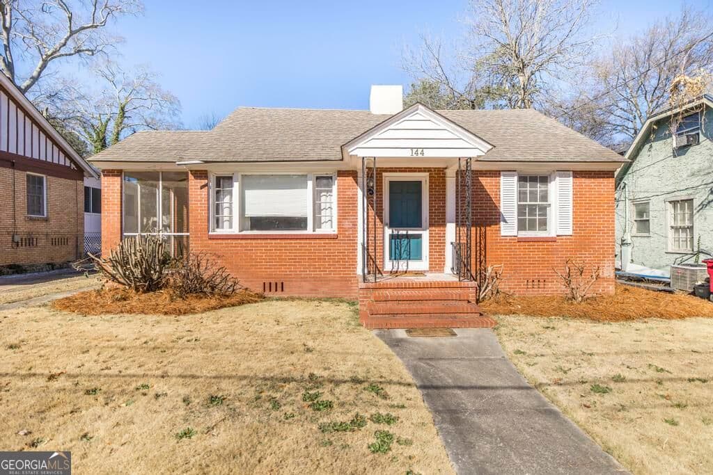3 bedroom, 2 bathroom, 1,696 sq ft single family residence for sale at 144 Desoto Place, Macon, GA 31204 — photo 4