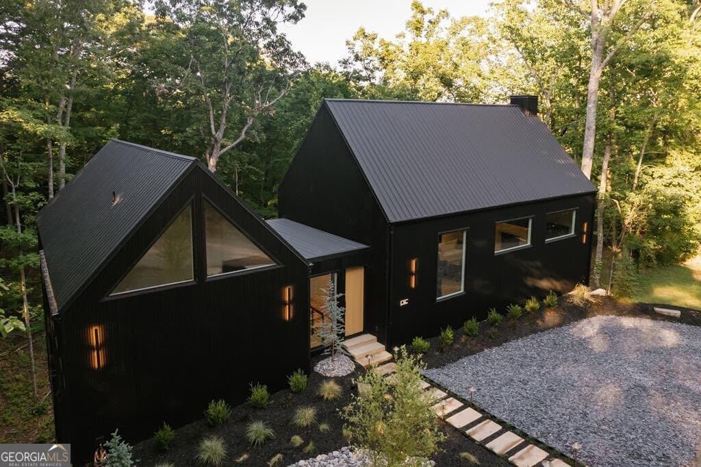 4 bedroom, 4.5 bathroom, 3,880 sq ft cabin,single family residence for sale at 66 Mountain Tops Circle 24, Blue Ridge, GA 30513 — photo 7