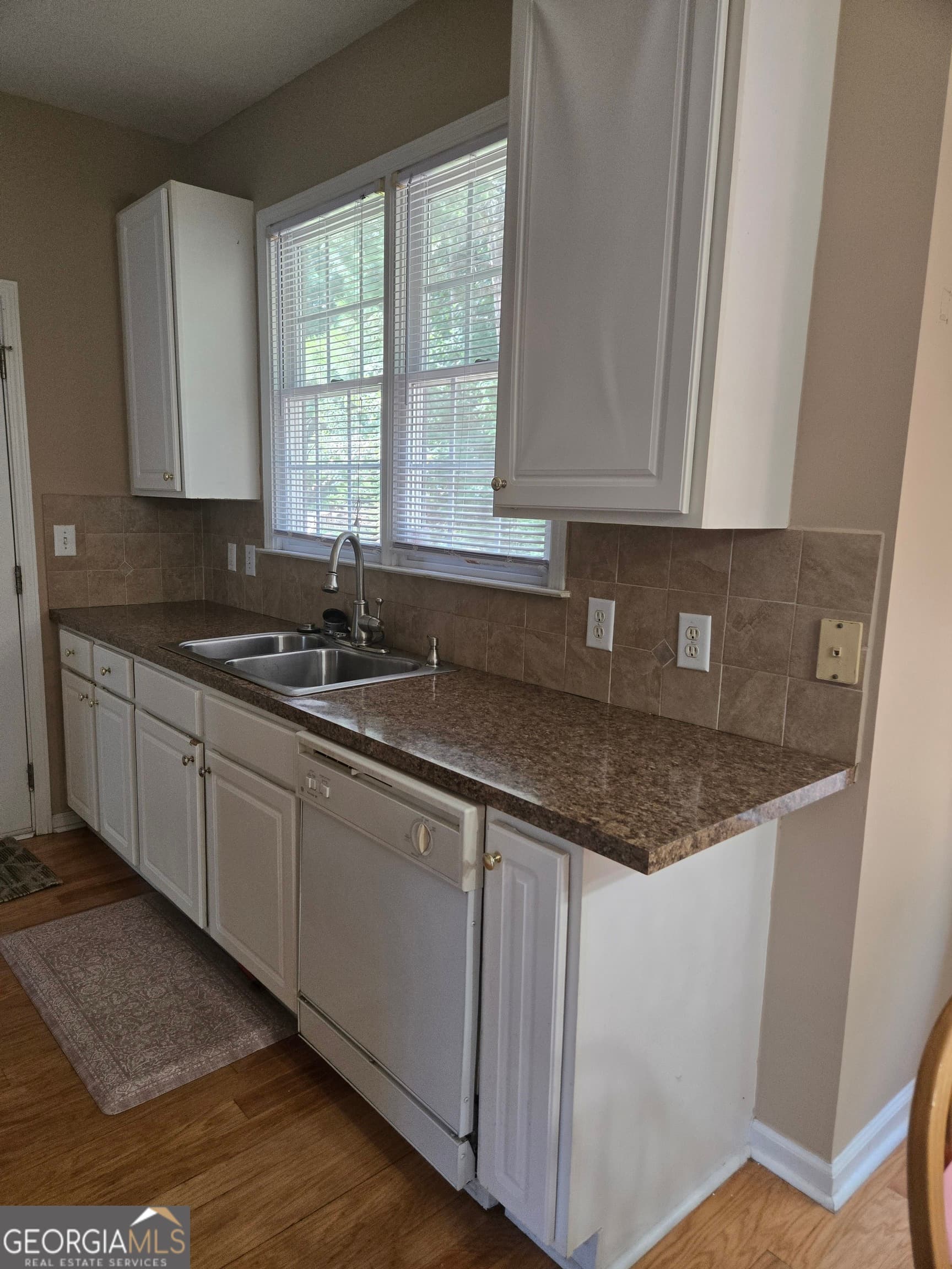 4 bedroom, 2.5 bathroom, 2,302 sq ft single family residence for sale at 6794 Winterberry Ridge Drive, Stone Mountain, GA 30087 — photo 7