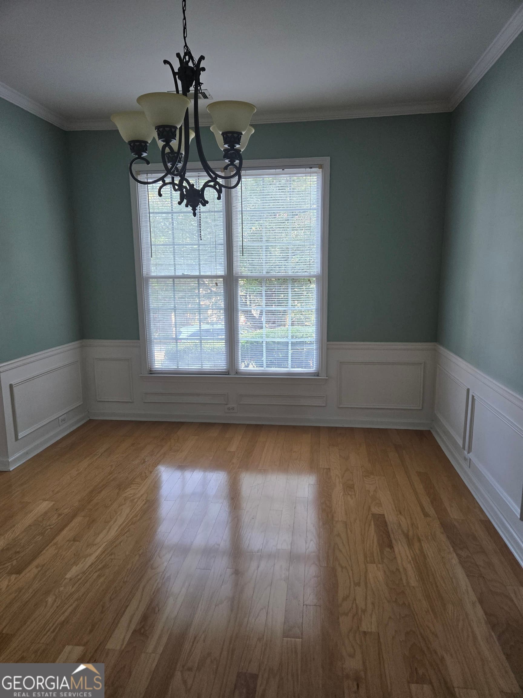 4 bedroom, 2.5 bathroom, 2,302 sq ft single family residence for sale at 6794 Winterberry Ridge Drive, Stone Mountain, GA 30087 — photo 9