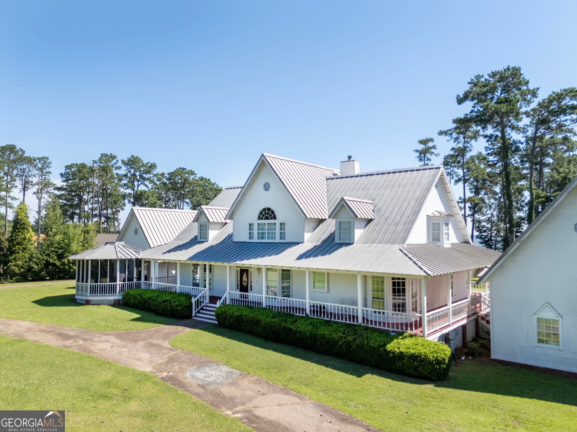 4 bedroom, 3 bathroom, 5,276 sq ft single family residence for sale at 202 Merion Drive, Eufaula, AL 36027 — photo 4