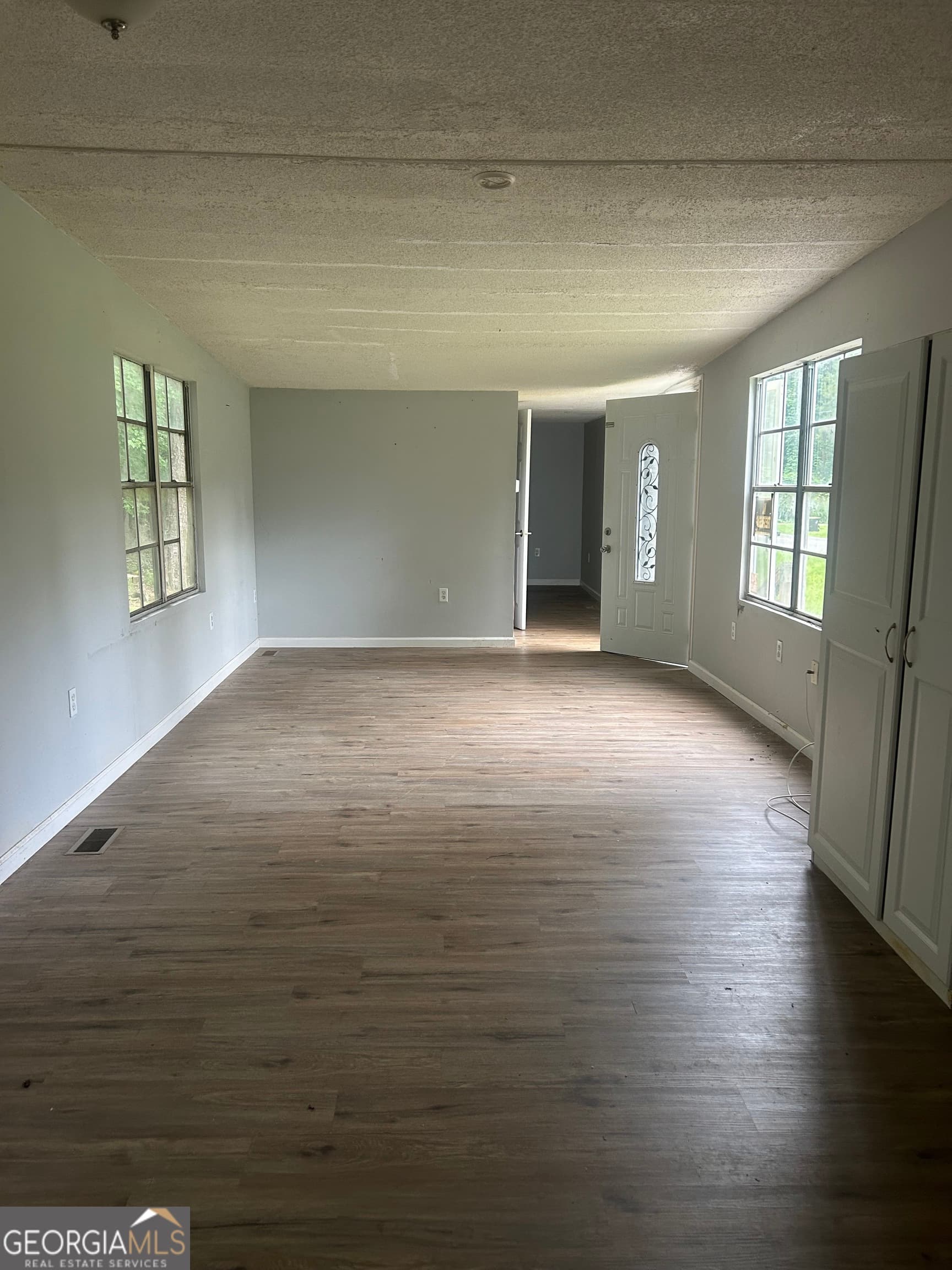 2 bedroom, 2 bathroom, 828 sq ft single family residence for sale at 294 Turner Road, Newnan, GA 30263 — photo 4