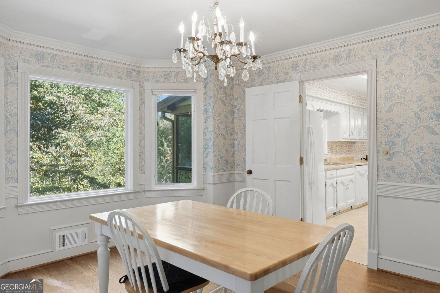 5 bedroom, 4 bathroom, 4,734 sq ft single family residence for sale at 1668 Withmere Way, Dunwoody, GA 30338 — photo 7