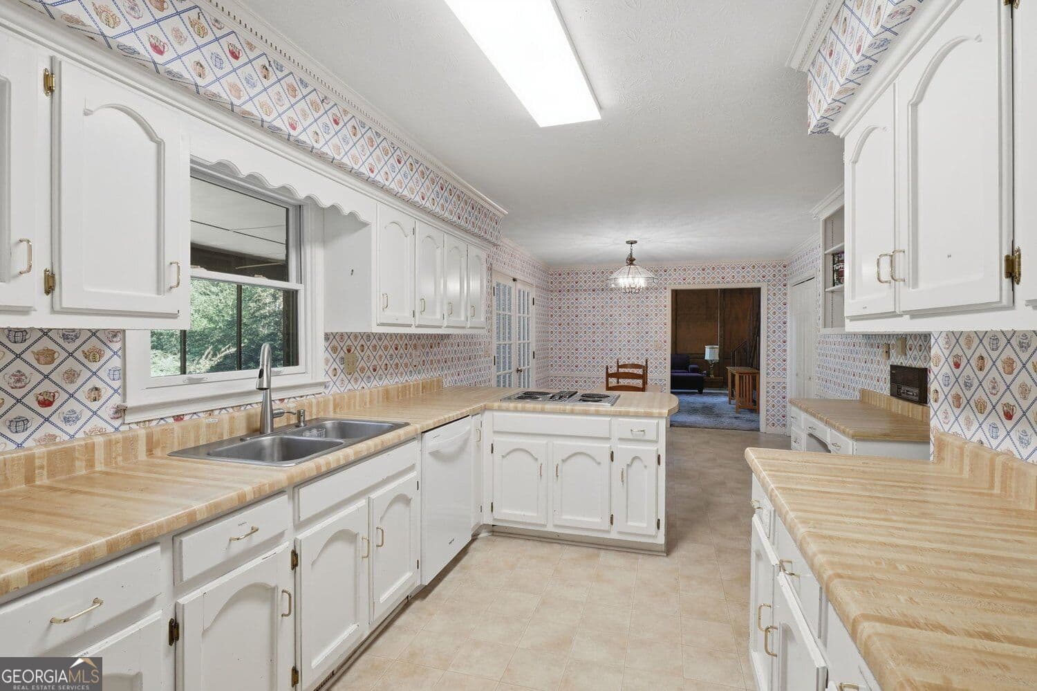 5 bedroom, 4 bathroom, 4,734 sq ft single family residence for sale at 1668 Withmere Way, Dunwoody, GA 30338 — photo 9