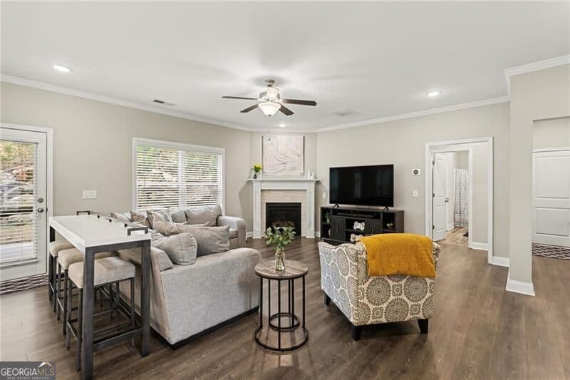 6 bedroom, 4 bathroom, 3,451 sq ft single family residence for sale at 540 Glen Abbey Circle, Mableton, GA 30126 — photo 4
