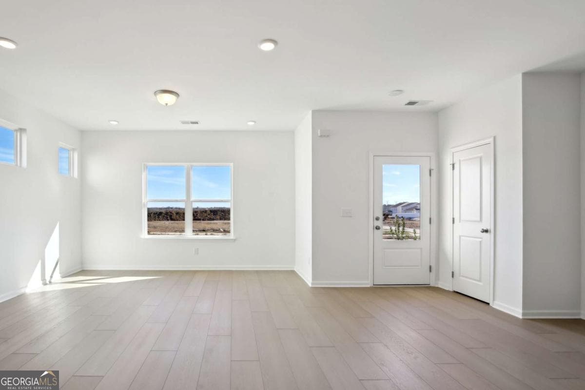 3 bedroom, 2.5 bathroom, 1,767 sq ft townhouse for sale at 809 Nova Trail 13, Riverdale, GA 30274 — photo 5