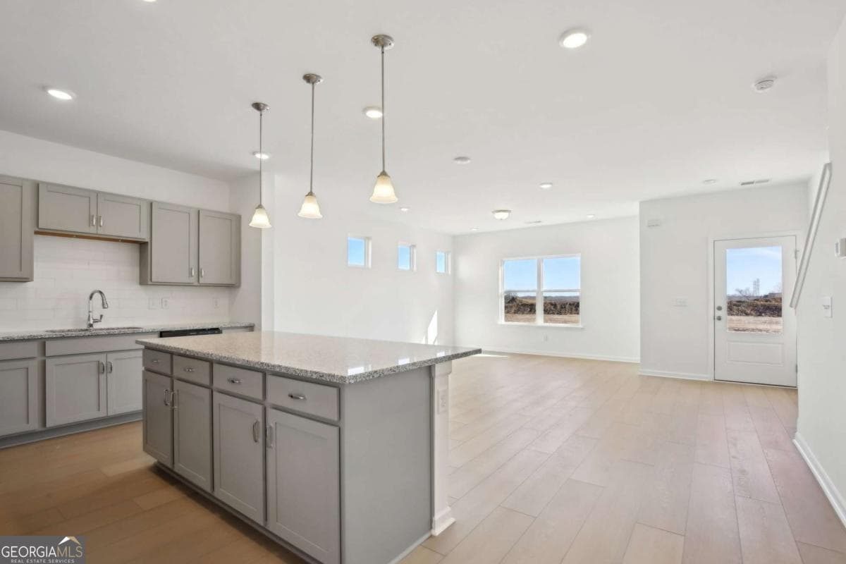 3 bedroom, 2.5 bathroom, 1,767 sq ft townhouse for sale at 809 Nova Trail 13, Riverdale, GA 30274 — photo 10