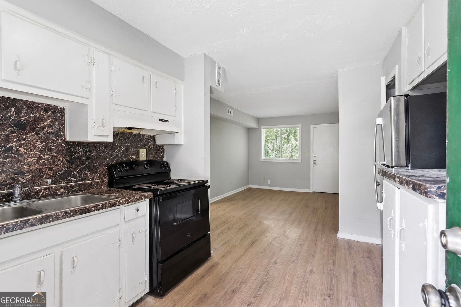 2 bedroom, 1 bathroom, 750 sq ft apartment for rent at 4855 College Street 11, Forest Park, GA 30297 for $1,125 a month — photo 3