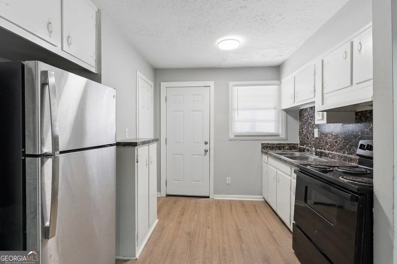 2 bedroom, 1 bathroom, 750 sq ft apartment for rent at 4855 College Street 11, Forest Park, GA 30297 for $1,125 a month — photo 4