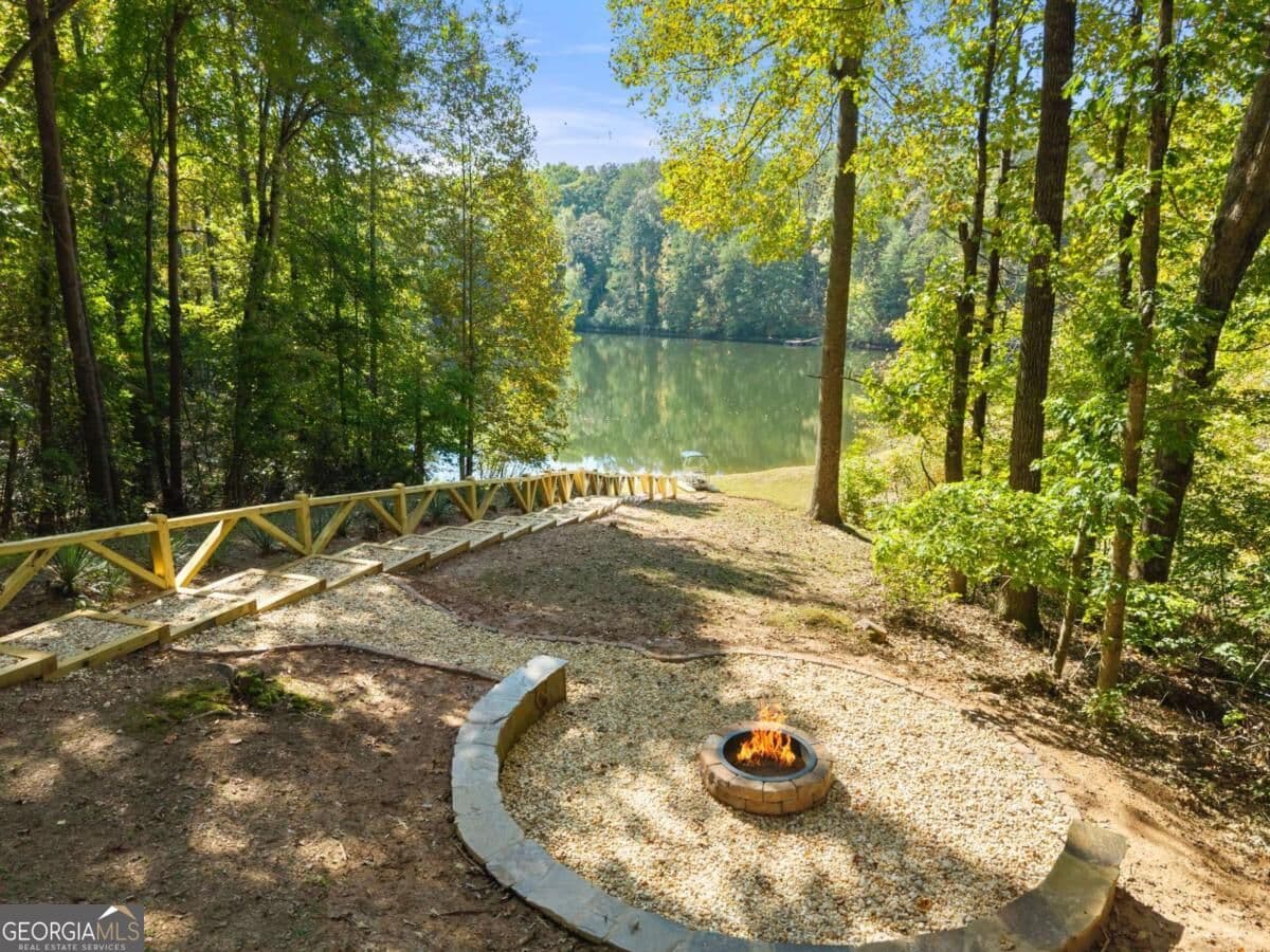 4 bedroom, 3.5 bathroom, 3,584 sq ft single family residence for sale at 364 Talona Lake Terrace, Ellijay, GA 30536 — photo 3