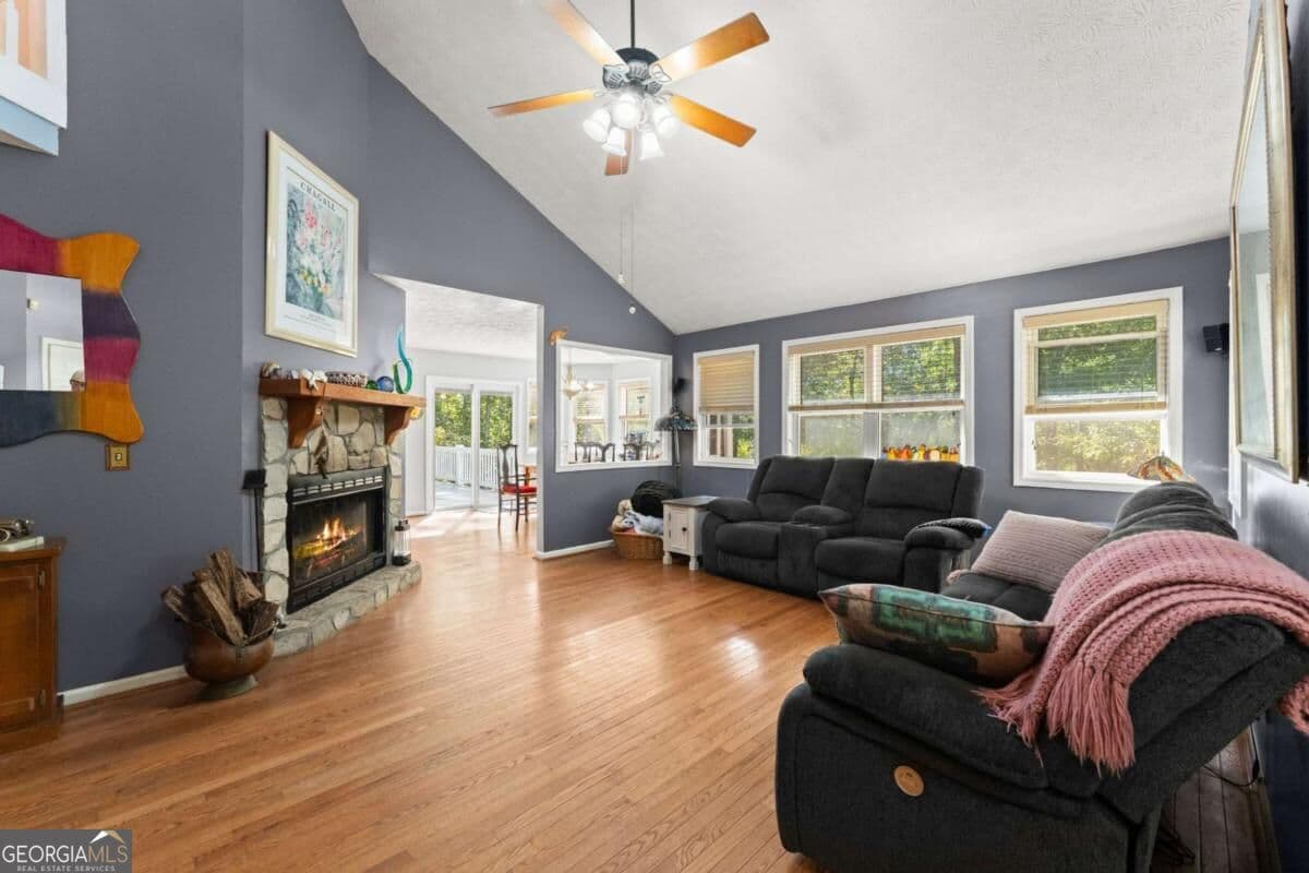 4 bedroom, 3.5 bathroom, 3,584 sq ft single family residence for sale at 364 Talona Lake Terrace, Ellijay, GA 30536 — photo 5