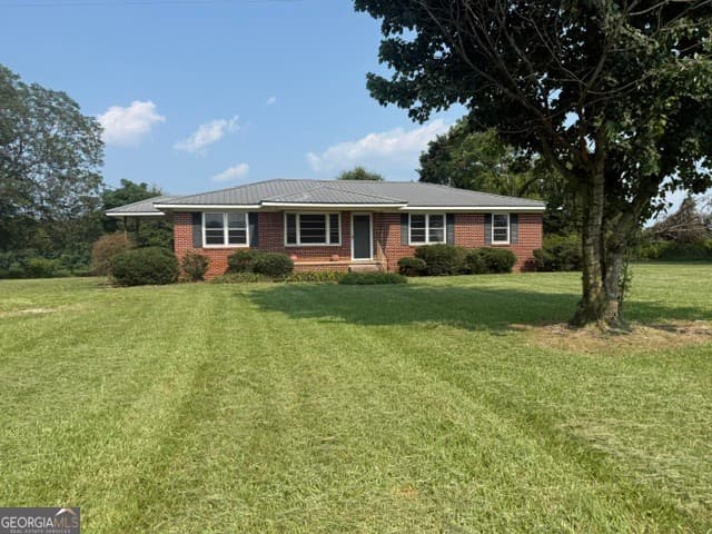 3 bedroom, 2 bathroom, 1,512 sq ft single family residence for rent at 3961 Airline Goldmine Road, Canon, GA 30520 for $1,500 a month — photo 1 of 1