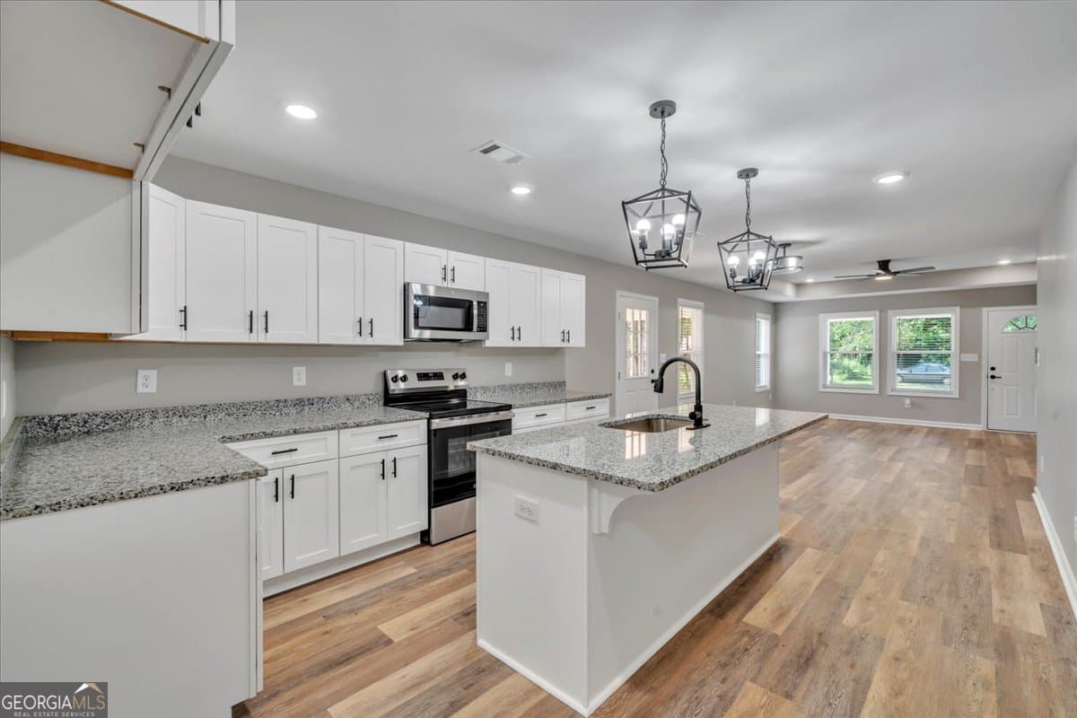 3 bedroom, 2 bathroom, 1,232 sq ft single family residence for sale at 113 Plum Street, Fort Valley, GA 31030 — photo 7