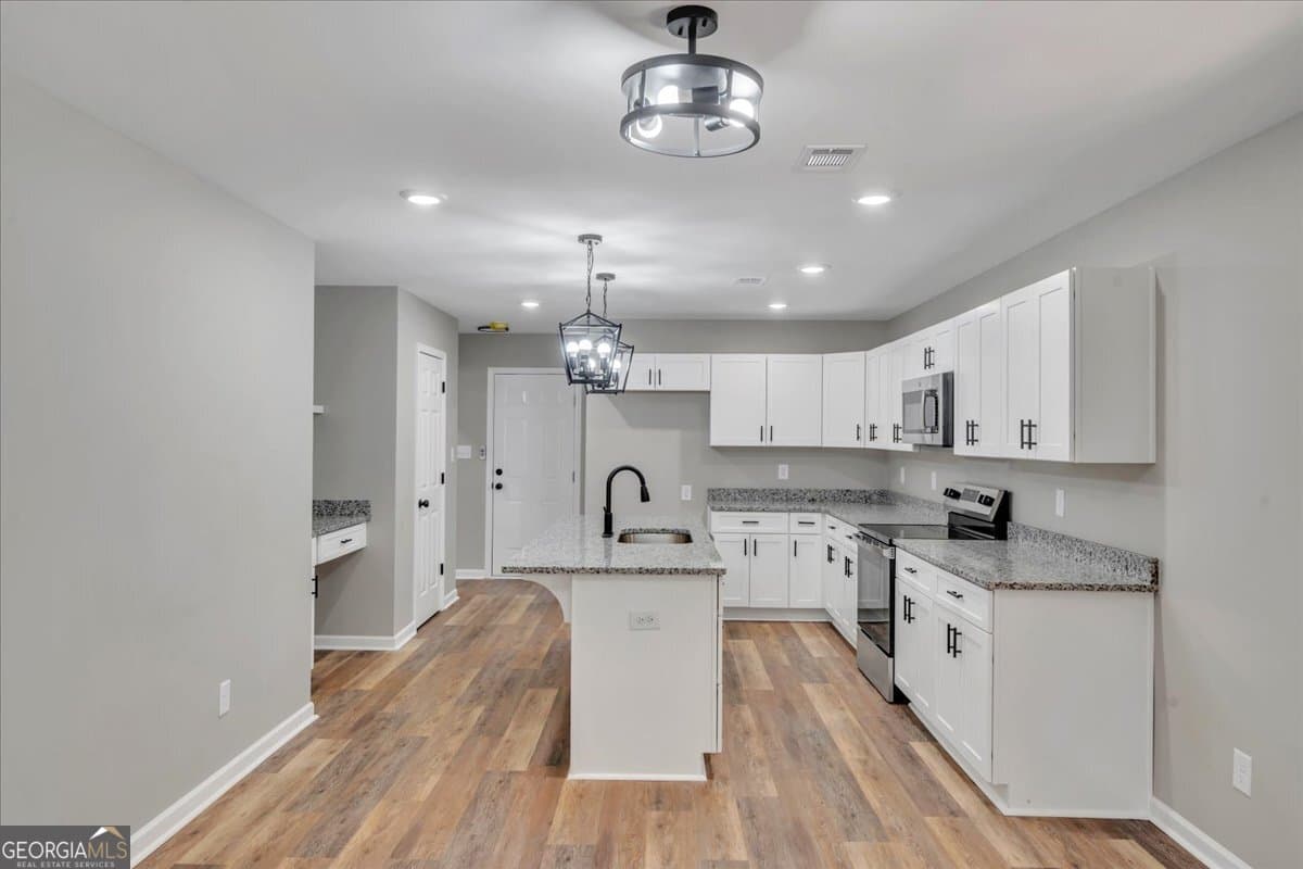 3 bedroom, 2 bathroom, 1,232 sq ft single family residence for sale at 113 Plum Street, Fort Valley, GA 31030 — photo 8
