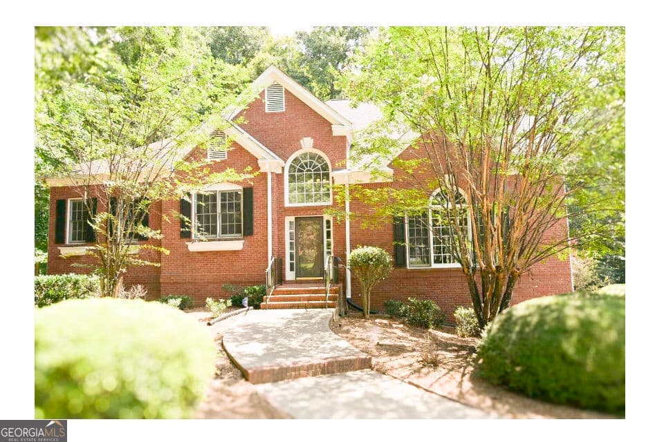 5 bedroom, 3 bathroom, 3,321 sq ft single family residence for rent at 3885 Waterford Drive, Suwanee, GA 30024 for $3,300 a month — photo 1 of 45
