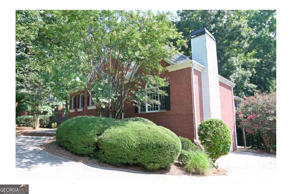 5 bedroom, 3 bathroom, 3,321 sq ft single family residence for rent at 3885 Waterford Drive, Suwanee, GA 30024 for $3,300 a month — photo 4