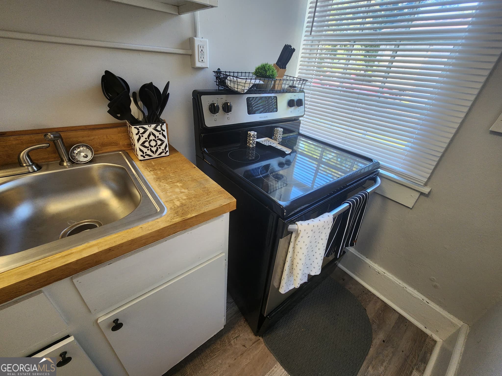 1 bedroom, 1 bathroom, 700 sq ft apartment for rent at 917 Oakview Avenue 6, Columbus, GA 31906 for $1,200 a month — photo 9