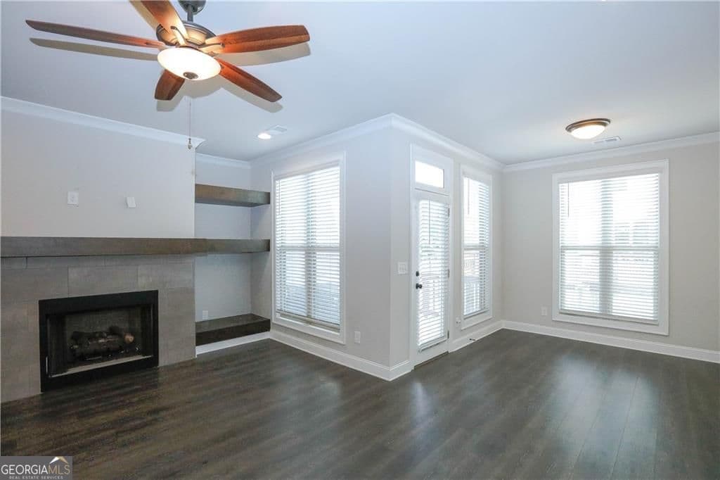 3 bedroom, 3.5 bathroom, 2,150 sq ft townhouse for sale at 2117 Parkside Glen View, Duluth, GA 30097 — photo 6