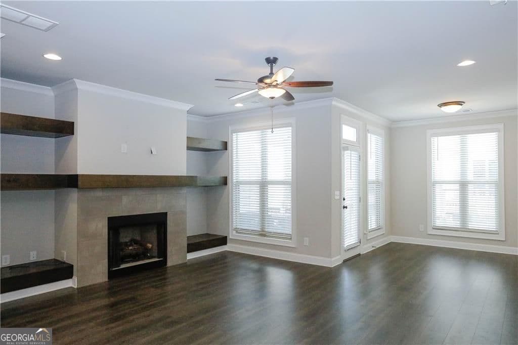 3 bedroom, 3.5 bathroom, 2,150 sq ft townhouse for sale at 2117 Parkside Glen View, Duluth, GA 30097 — photo 3