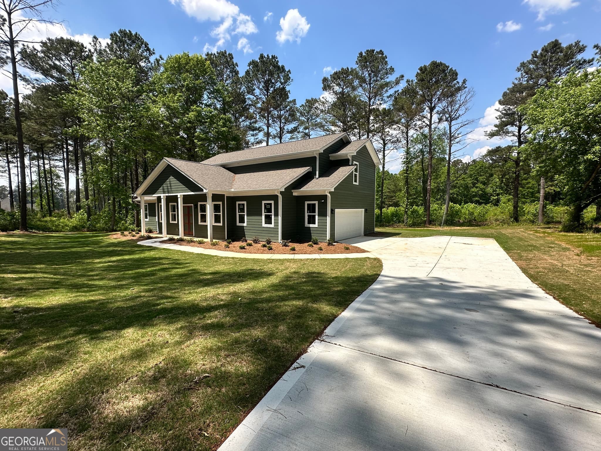 4 bedroom, 3.5 bathroom, 3,200 sq ft single family residence for sale at 240 Field Road, Griffin, GA 30223 — photo 2