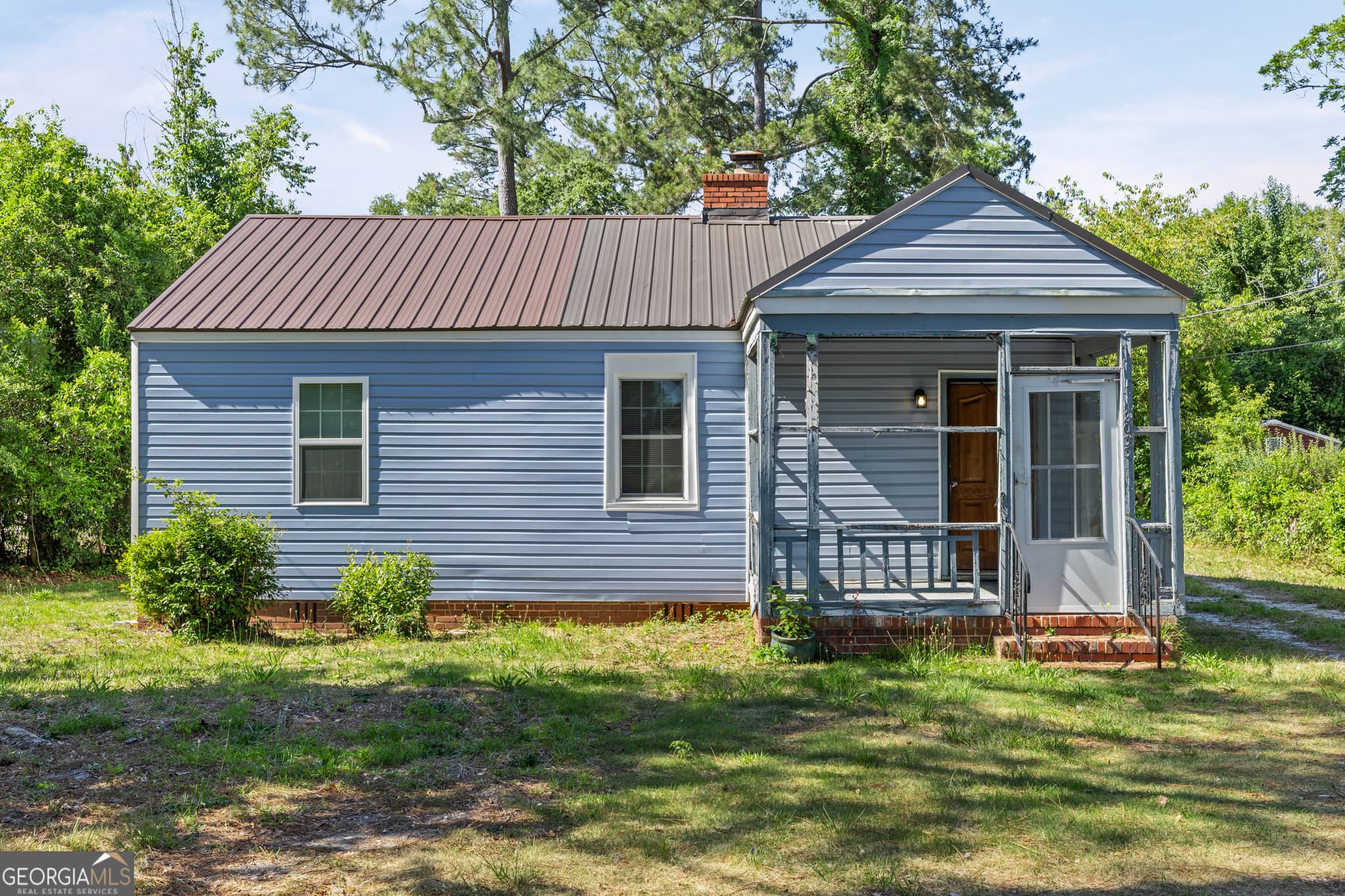 2 bedroom, 1 bathroom, 872 sq ft single family residence for sale at 2033 Shirley Avenue, Augusta, GA 30904
