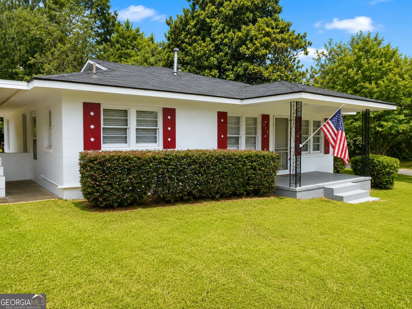 3 bedroom, 2 bathroom, 1,764 sq ft single family residence for sale at 317 Peachtree Circle, Sylvania, GA 30467 — photo 9