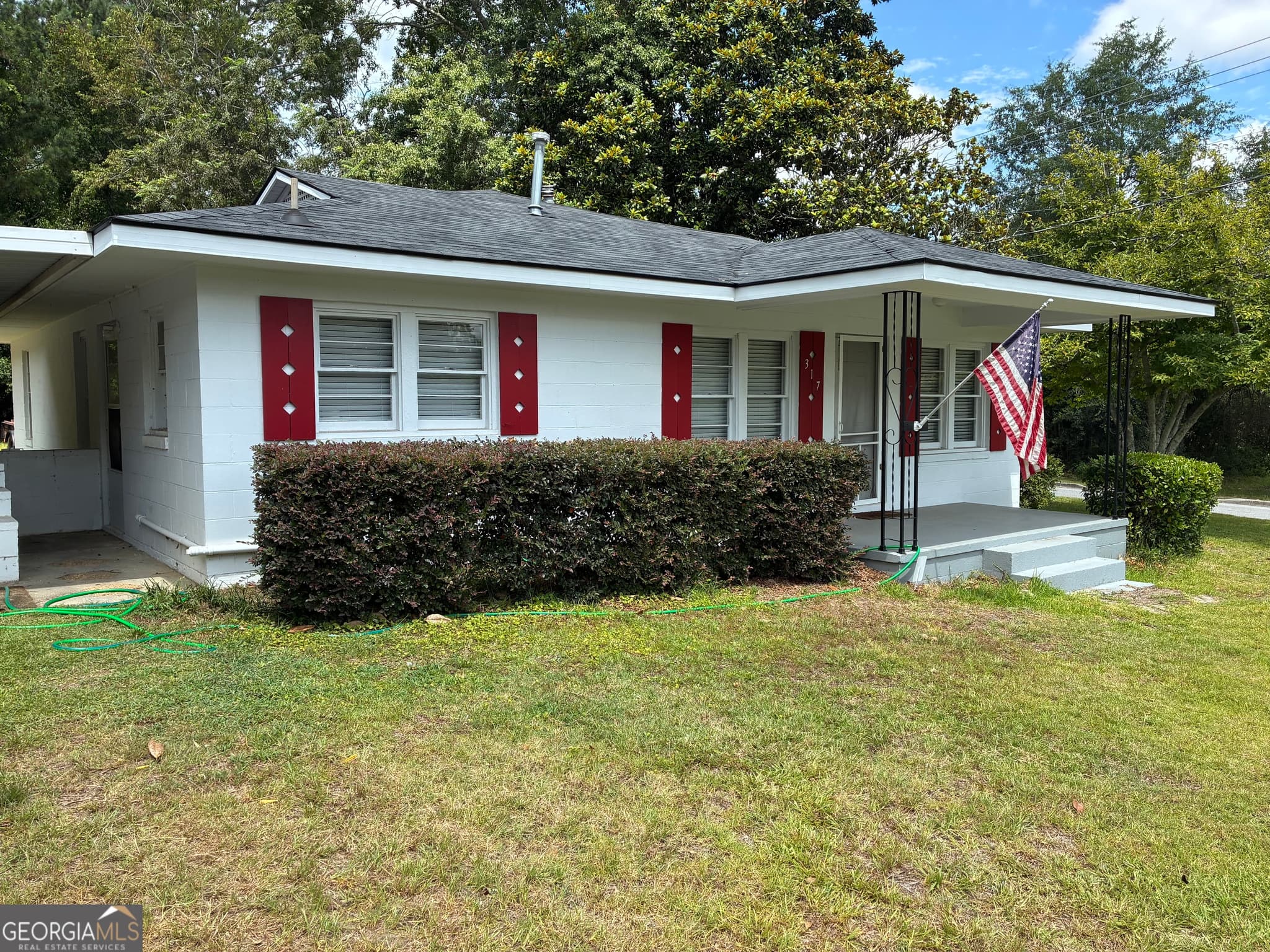 3 bedroom, 2 bathroom, 1,764 sq ft single family residence for sale at 317 Peachtree Circle, Sylvania, GA 30467 — photo 10